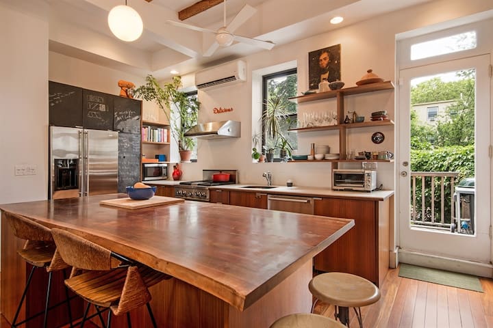 Shared Apartment in Brooklyn Brownstone