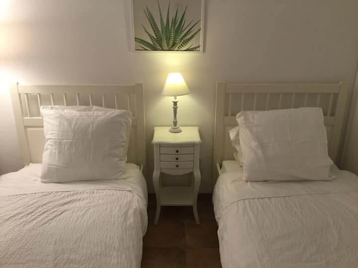 Spálňa s oddelenými posteľami