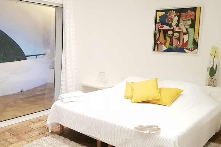 Dormitorio 2, villa principal en el primer piso.
