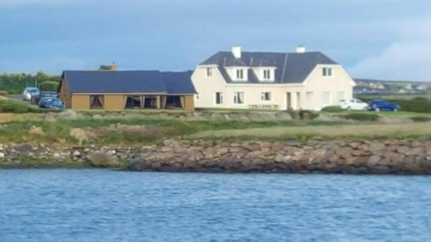 Emlagh Cottage Overlooking Dingle Harbour And Bay Houses For