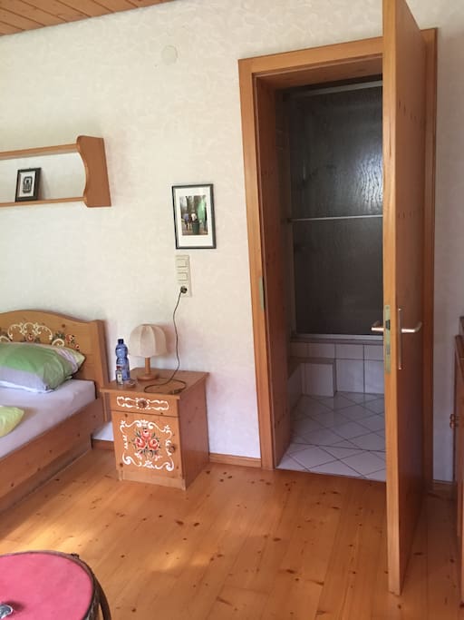 Dein Zimmer mit direktem Badanschluss