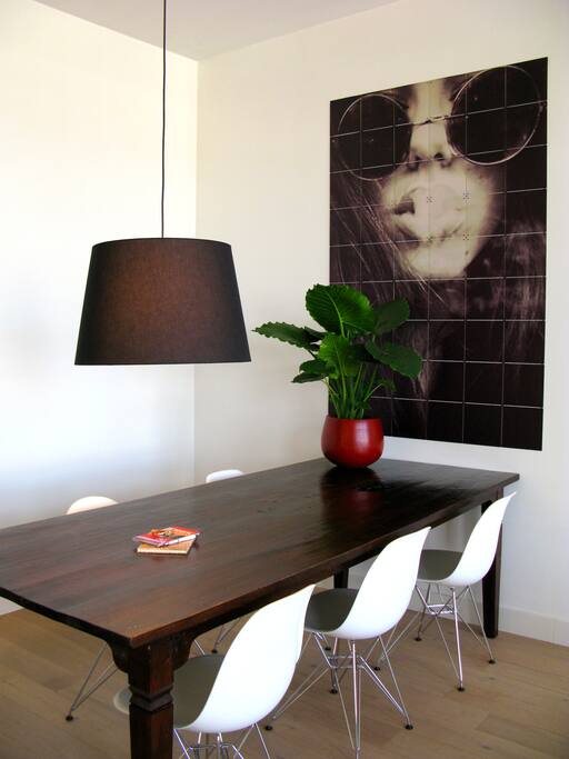 DININGTABLE