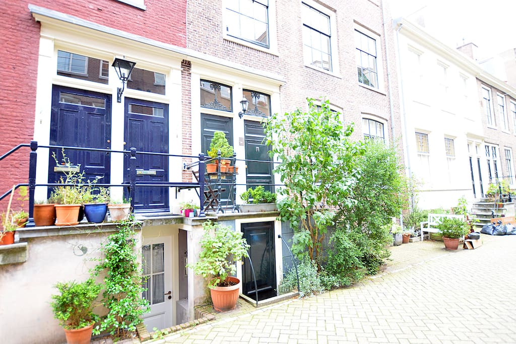 The house from outside, very nice