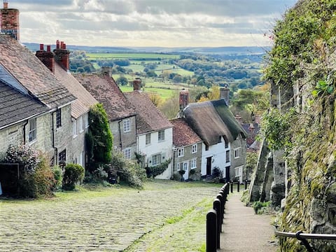 Unique location on the historic Gold Hill, Dorset