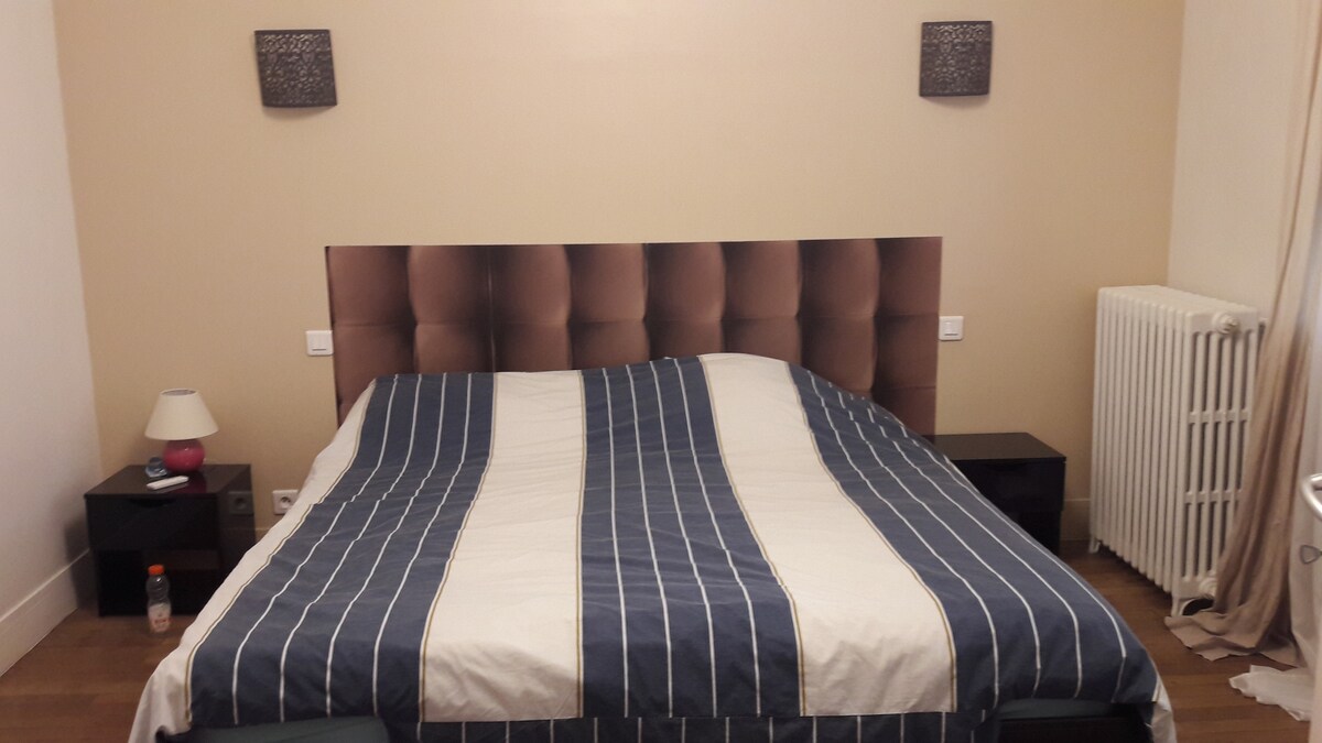 第一间卧室配有180x200床。