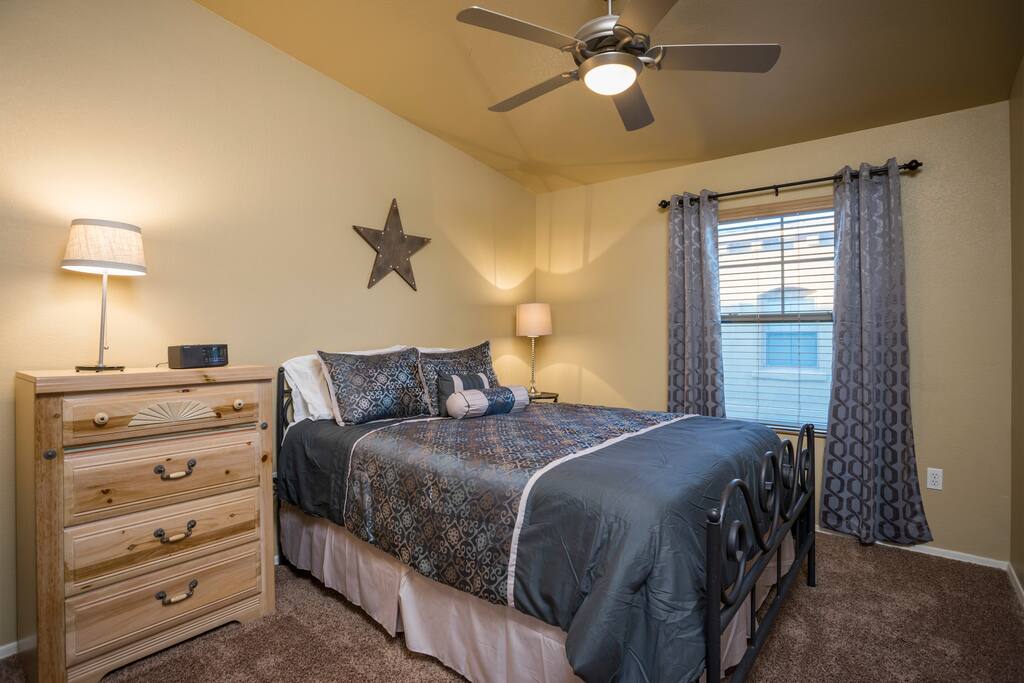 Queen bedroom with en suite bath.