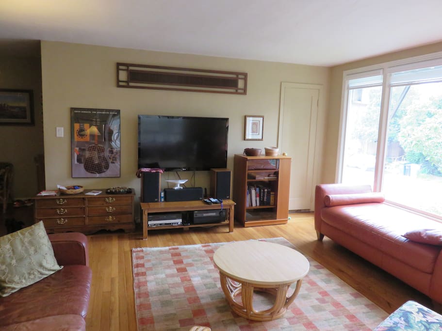 Living room with Jumbo Screen.