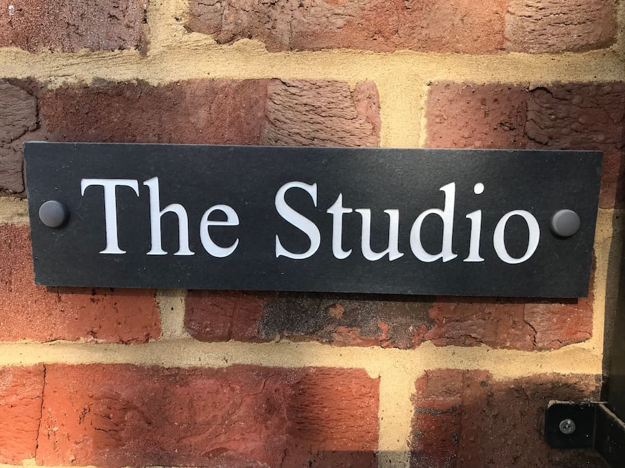The Studio in Maidenhead river area.