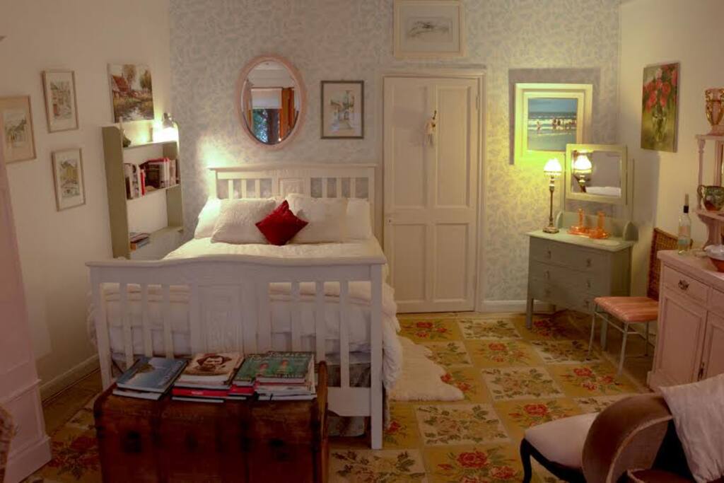 Cosy bed with electric blanket!