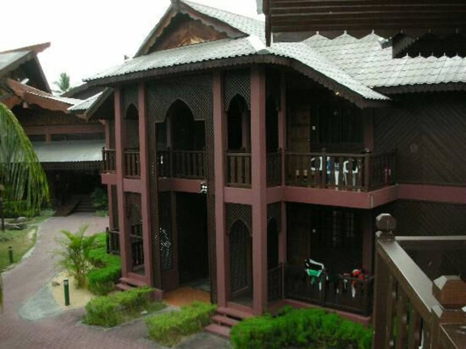 Superior Chalet Unit -Upper & Lower Floor