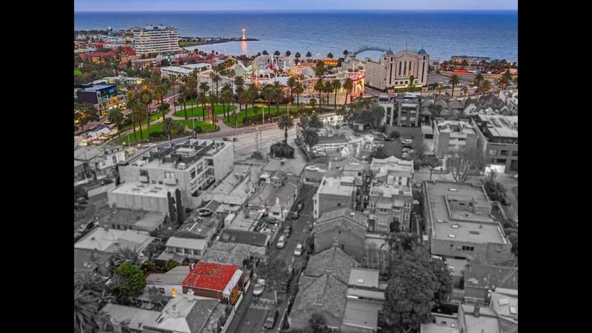 Right in the heart of st kilda! gallery image 2