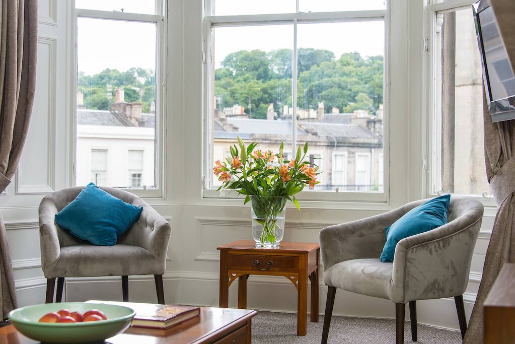 looking out to Calton Hill & Brunswick St