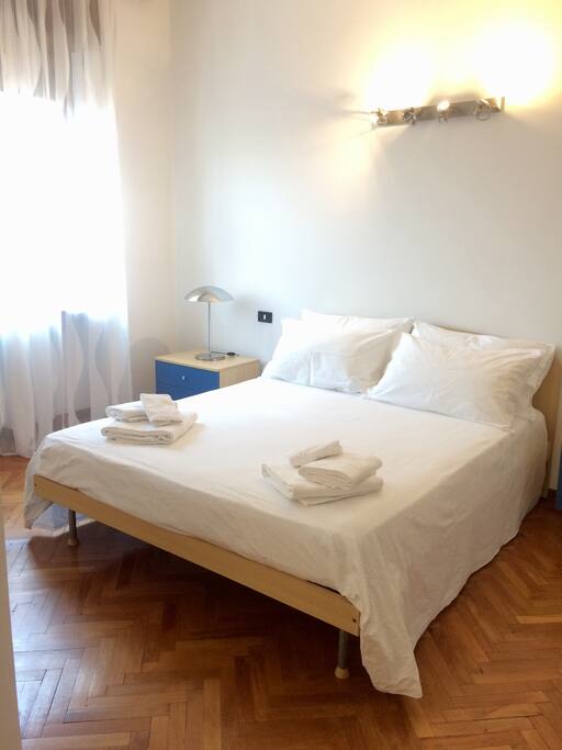 CAMERA
BEDROOM