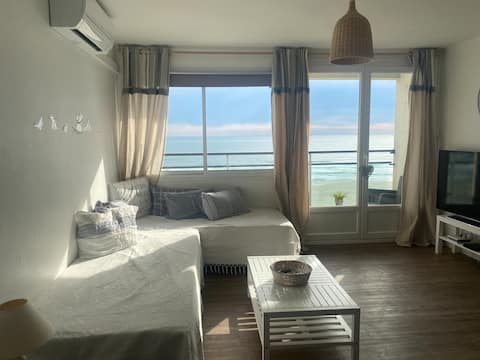 Beachfront apartment - Mediterranean Square