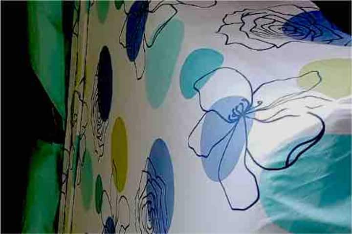 Чиста и удобна самостоятелна стая и баня + автомобилно пространство – изображение 1