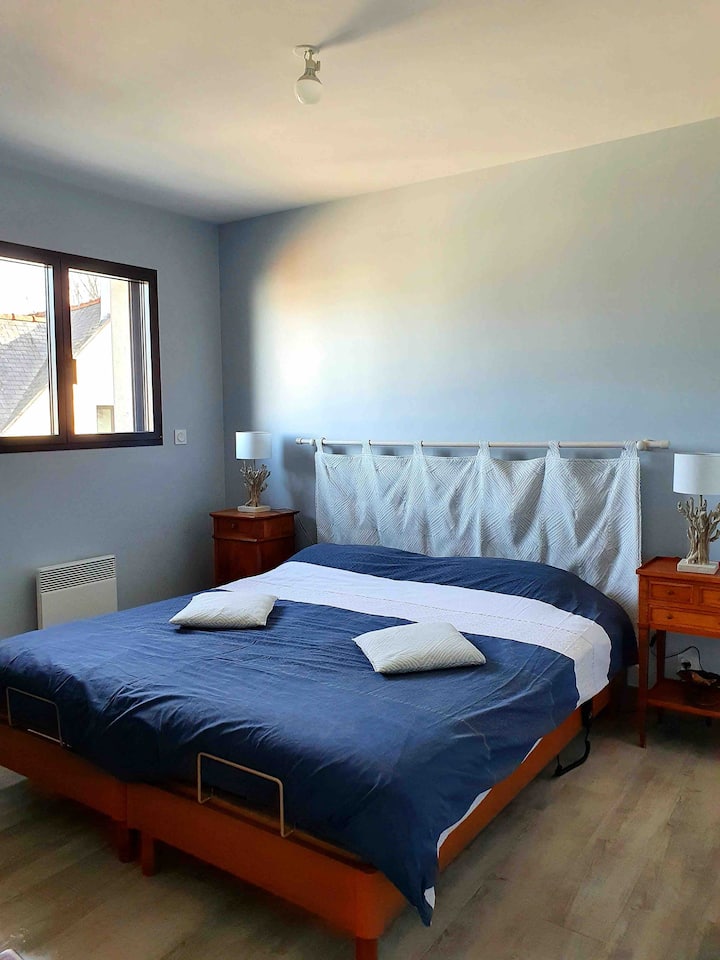 חדר שינה ראשי, מיטה חשמלית 2x90/200