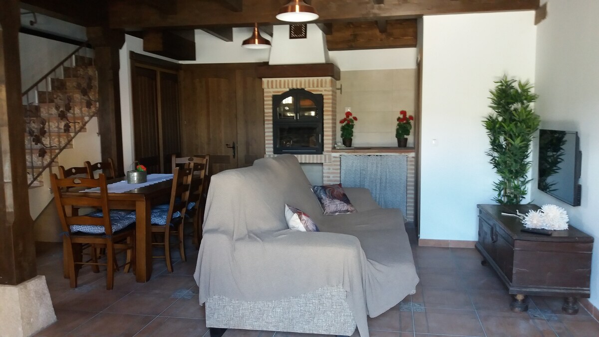 LAGAR II Romantic weekend with jacuzzi 3