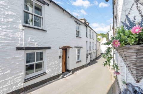 Pridmouth House Spacious Cottage near the harbour