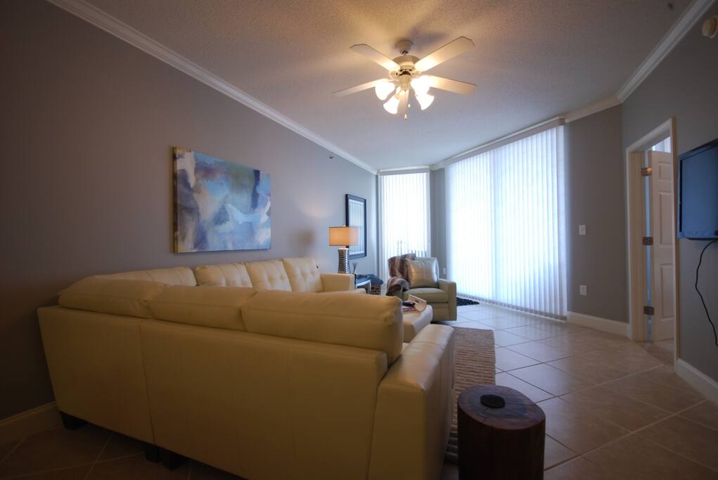 Couch,Furniture,Indoors,Loft,Room
