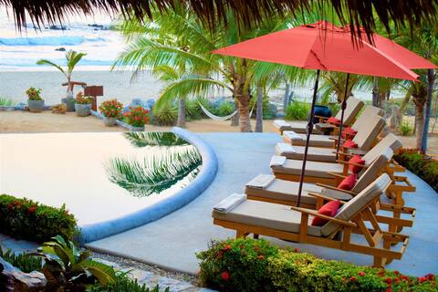 Villa Milagro - Your Own Private Beachfront Oasis