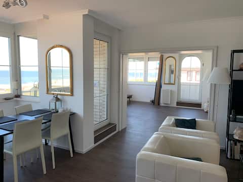 Leistungsstarkes Airbnb: Beach panorama / cloud9 - in the first row in Wangerooge