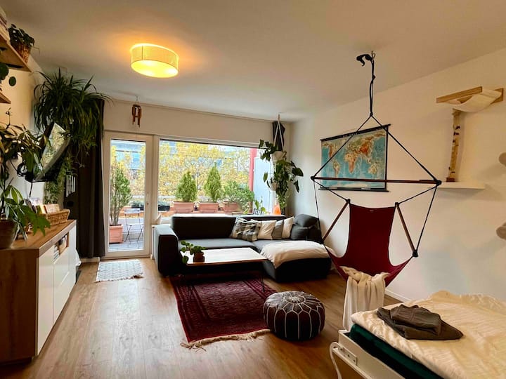 March Offer for Cat Lovers: Cozy Flat in Munich
