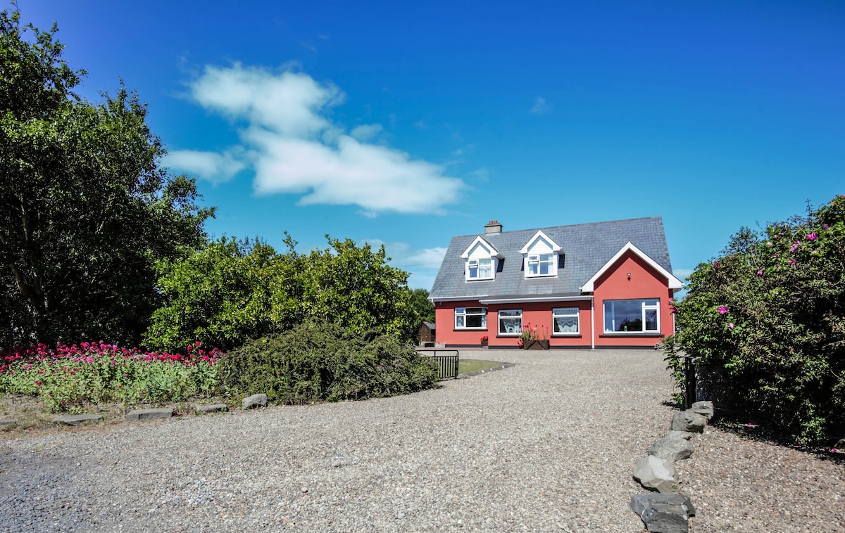 Kilkee Holiday Rentals & Homes - County Clare, Ireland | Airbnb