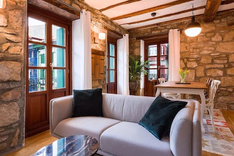 Successful Airbnb property: Apartment CARLOS V. PLAZA DE ARMAS. in Hondarribia/Fontarrabie