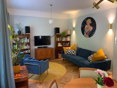 Beautiful family apartment with a garden