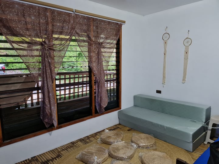 Rozkladacia pohovka v spálni. 