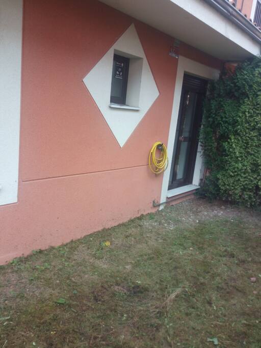 Jardin delantero acceso desde cocina
