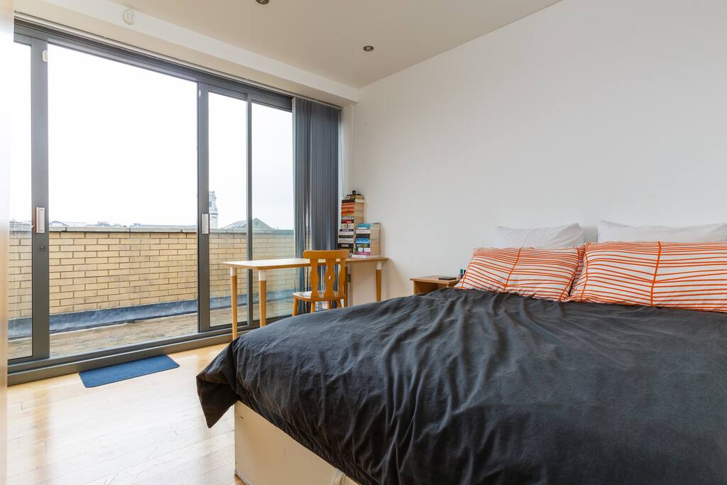 Large double bedroom