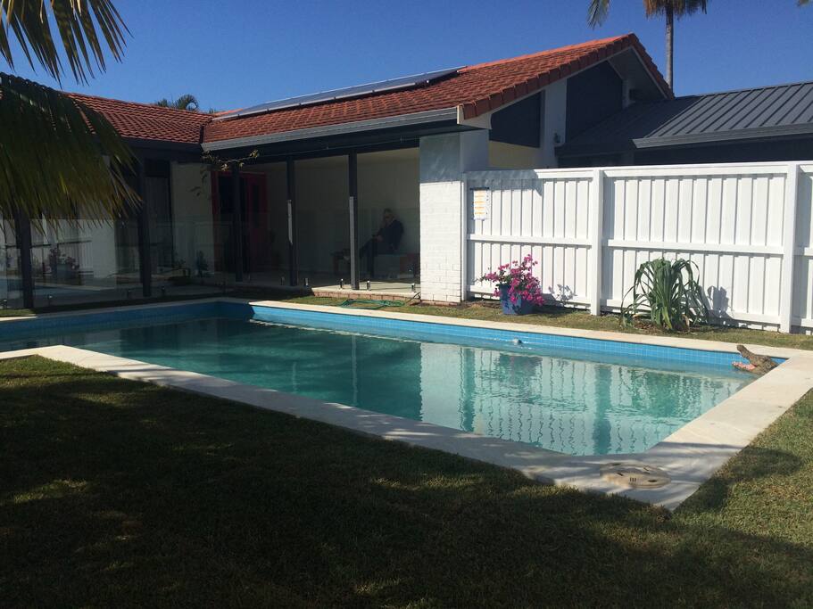Magnesium swimming pool