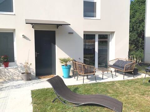 Spacious house at Pegasus Bridge & Close to Beach