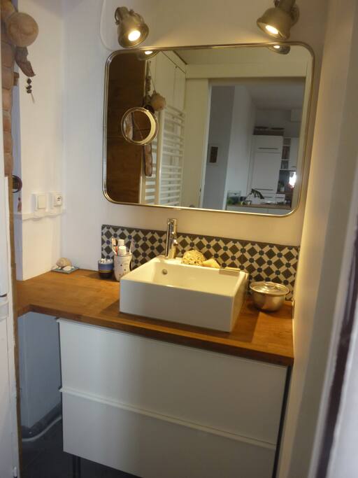 Salle de bain partagée