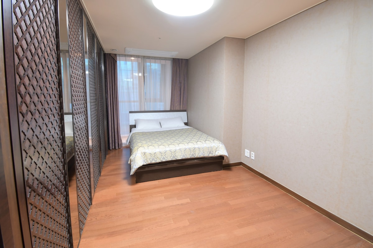 Ეს არის მთავარი საძინებელი..