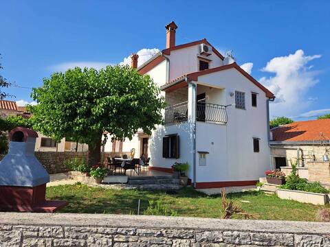 Traditional House with garden near magical Rovinj