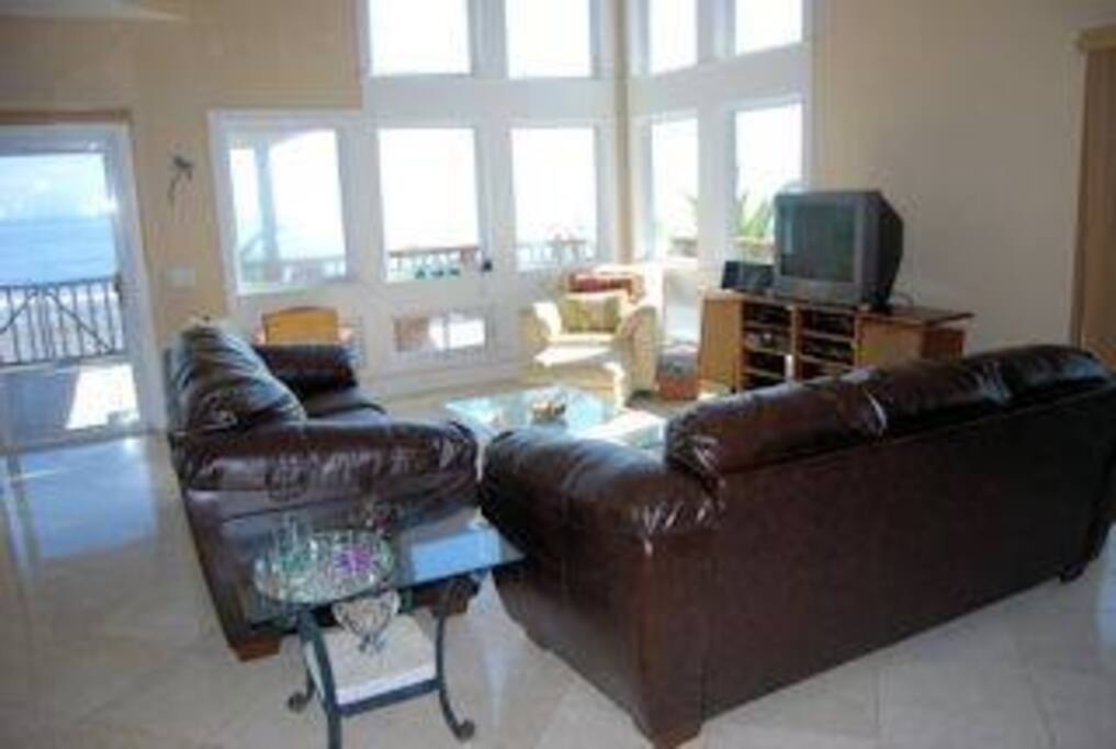 Living Area with view to the sea!