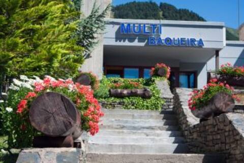 Apartment in Baqueira walking to slopes with garage