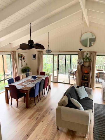 Relax in the Treetops – Walk Everywhere! gallery image 5