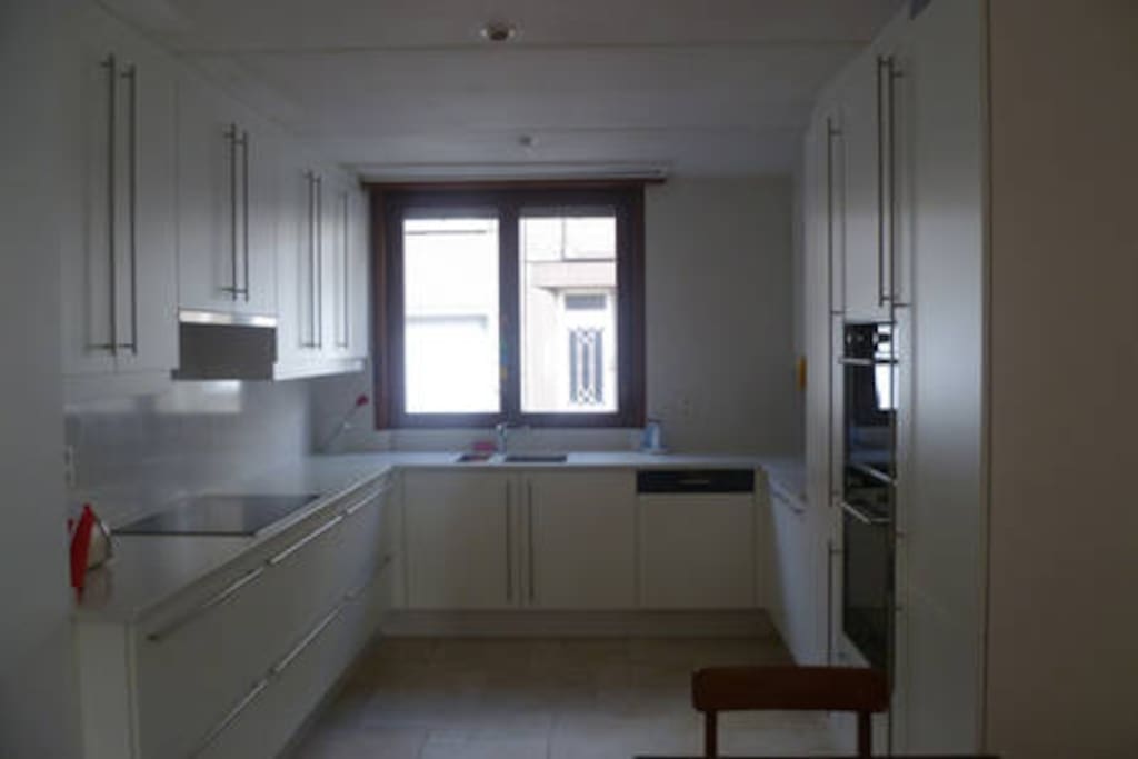 Fully equiped kitchen with dishwasher, microwave and oven
