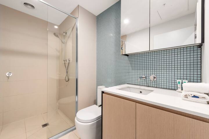 Three Bedrooms Deluxe Apartment with Two Bathrooms gallery image 2