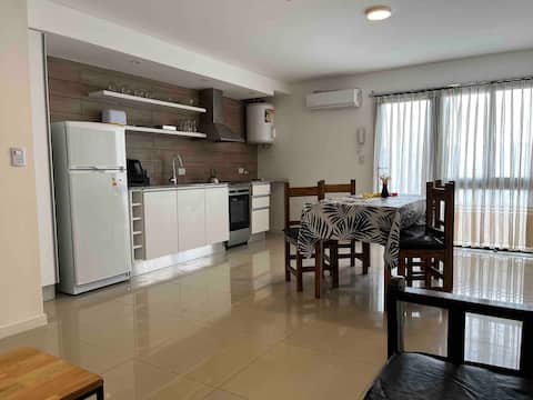 Propiedad de Airbnb exitosa: Amazing loft minutes from downtown en Don Bosco