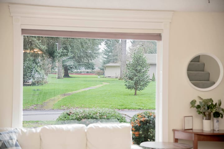 Waterview Oasis Cottage In Park-like Neighborhood - バンクーバー, WA