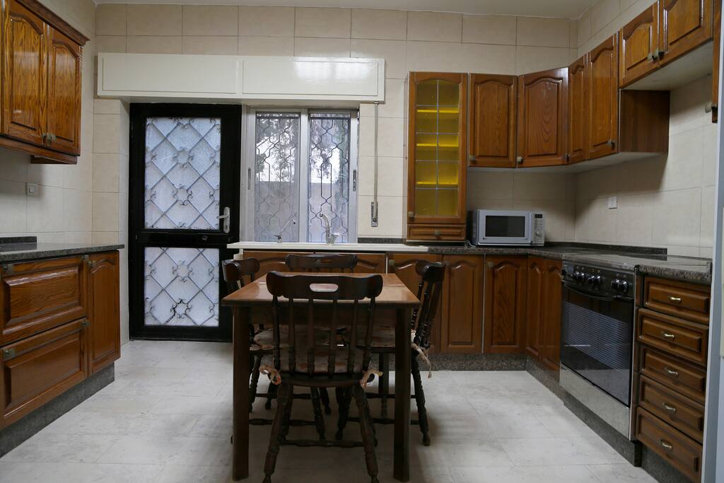 Fully equipped kitchen.