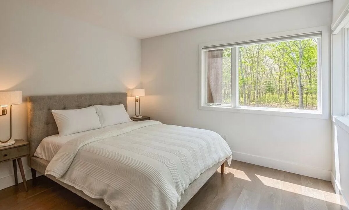 2号卧室-带套房的标准双人床