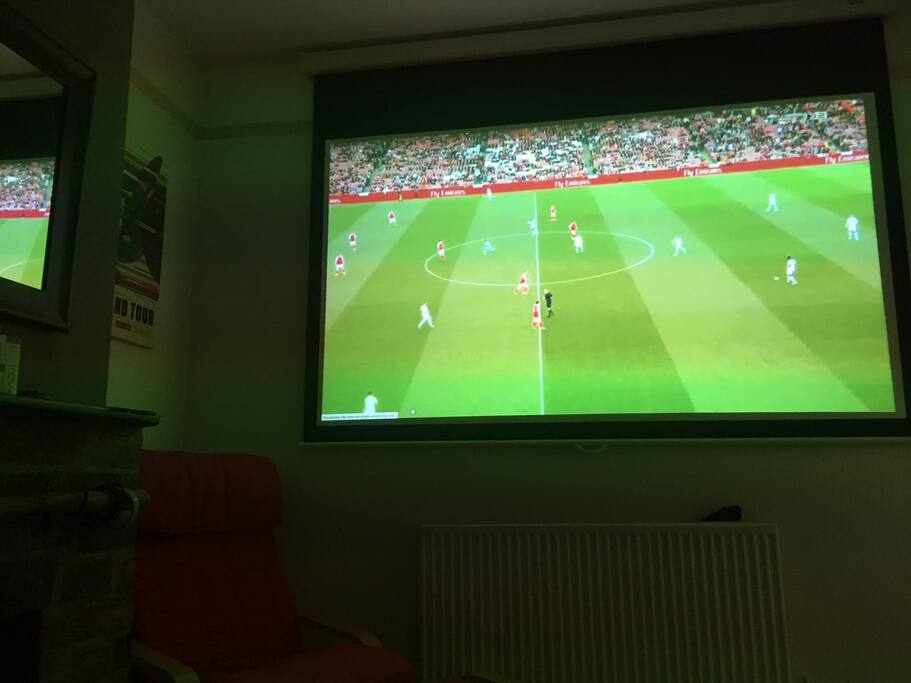 100" Screen for films / sport etc !