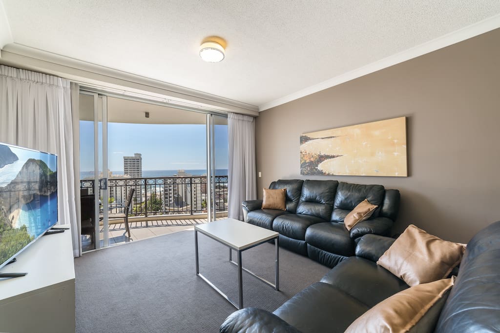 Spacious lounge with 50" HD TV NETFLIX Available
