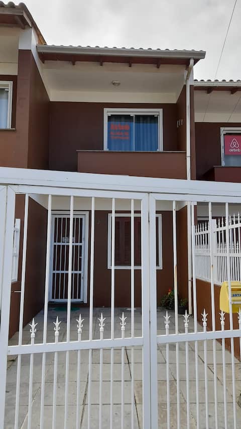 A townhouse one block from the sea, Balneário Pinhal - RS