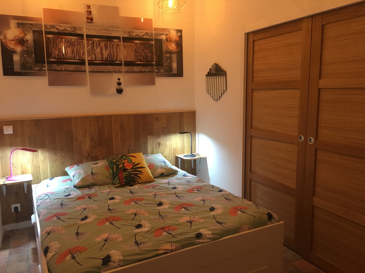 Spálňa 4 s odnímateľnou uzavretou priečkou 